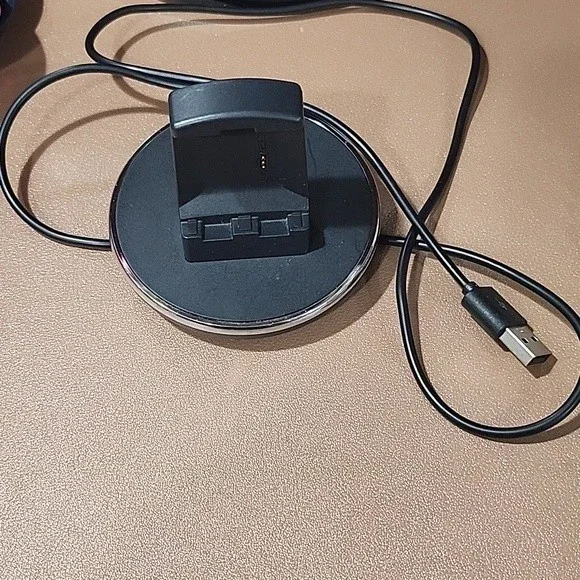 Fitbit Ionic Charging Dock with USB - Picture 1 of 2